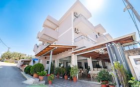 Aleksander Aparthotel